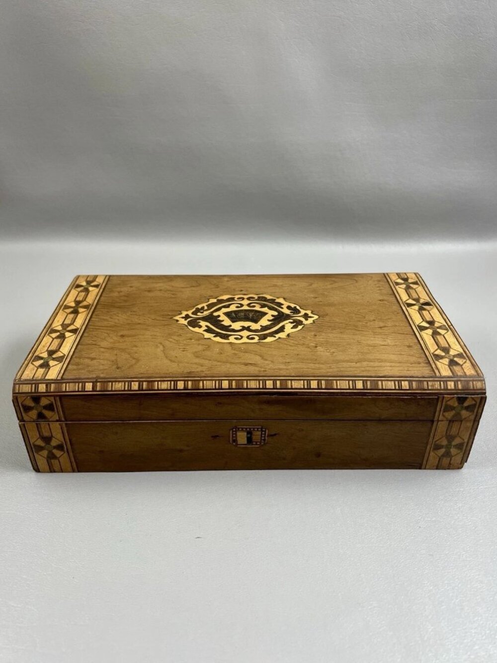 Antique Inlaid Wood Card Game Box Set With Chips, With 4 Inner